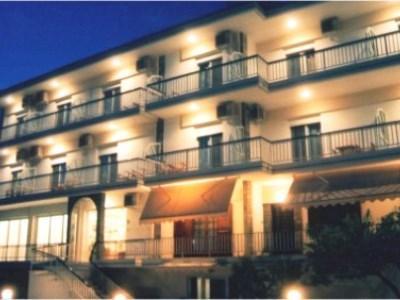 Iris Hotel Nea Kallikrateia Exterior photo